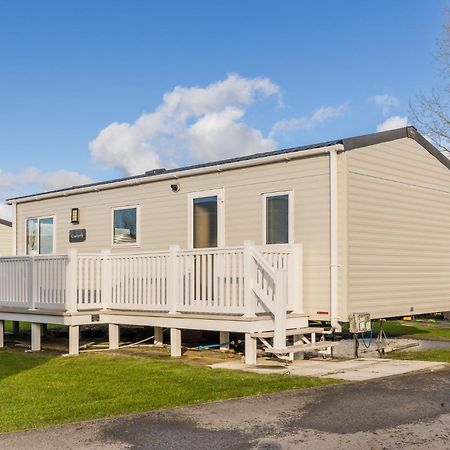 Club Tropicana Poole Bagian luar foto