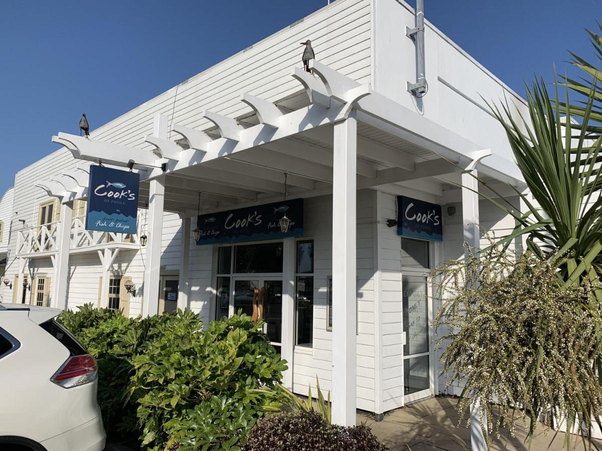 Club Tropicana Poole Bagian luar foto