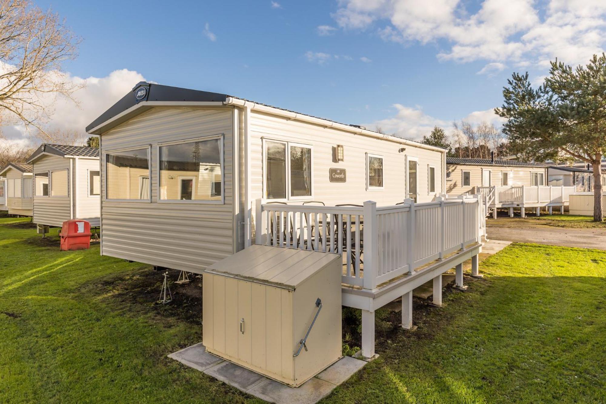 Club Tropicana Poole Bagian luar foto