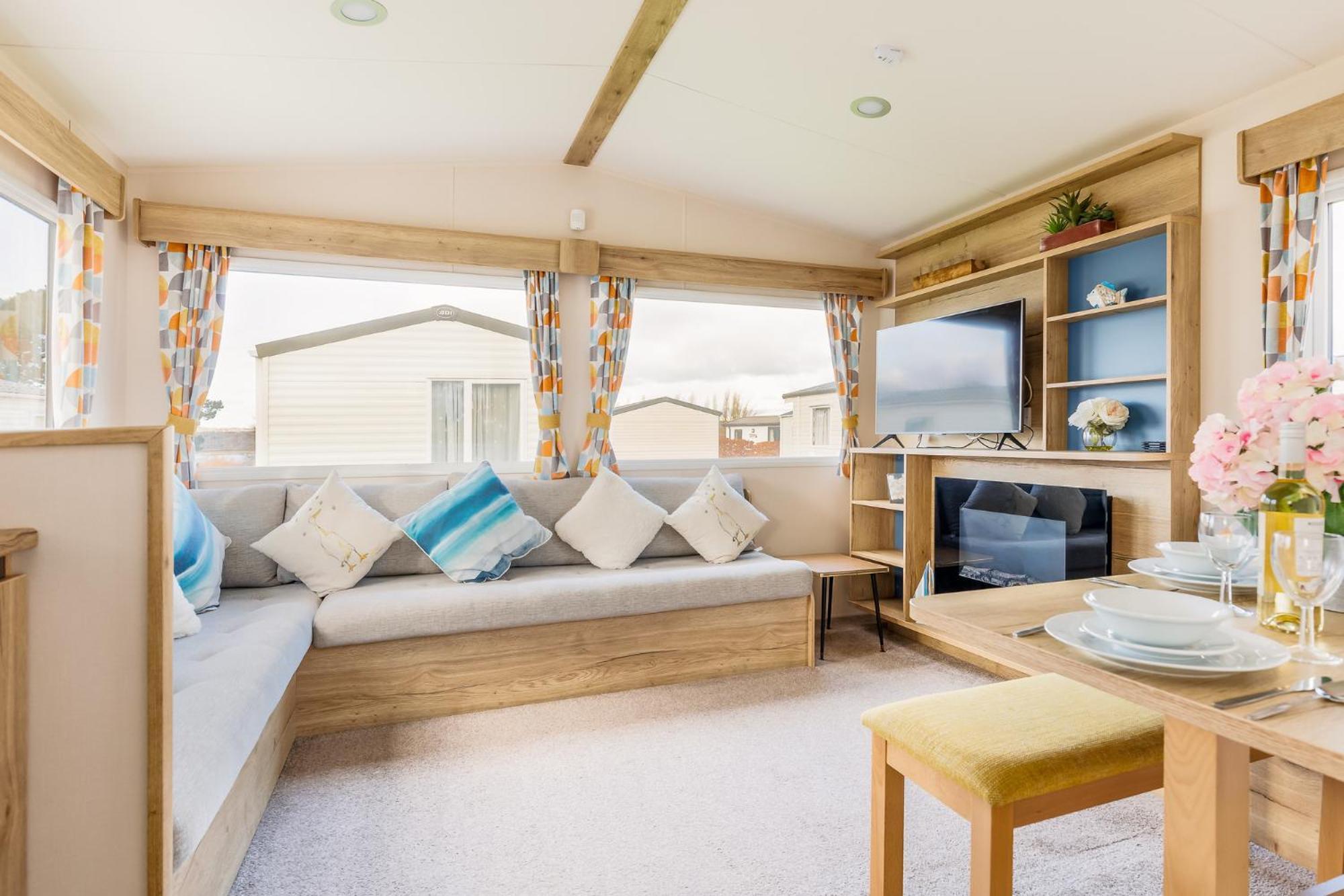 Club Tropicana Poole Bagian luar foto